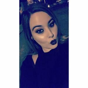 Meet your Posher, Esmeralda